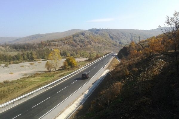 Обявени са обществени поръчки за проекти за основен ремонт на 84 км пътища в област Кърджали