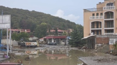 Къде бяха Сандов и Белев, когато се строеше върху реката в Елените?