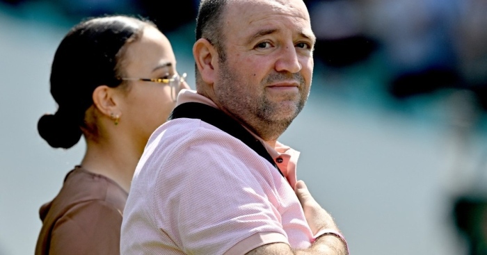 Герой от Сирия получи овации на крикет мач в Австралия