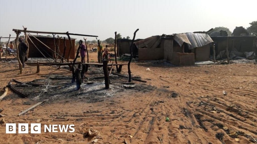 Най-малко 30 души убити при нападение в село в Нигерия