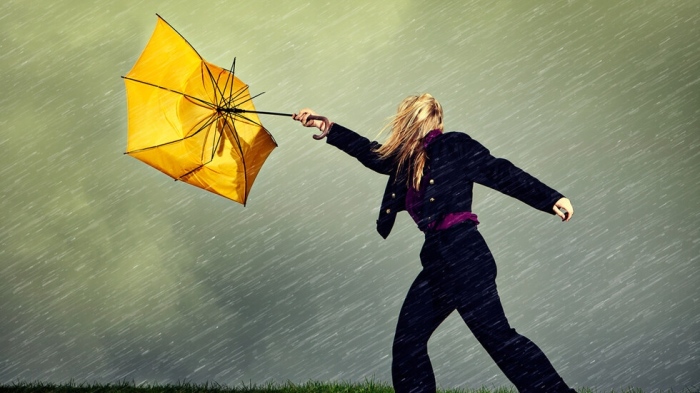 Студът се връща: жълт код за вятър и обилни валежи в страната