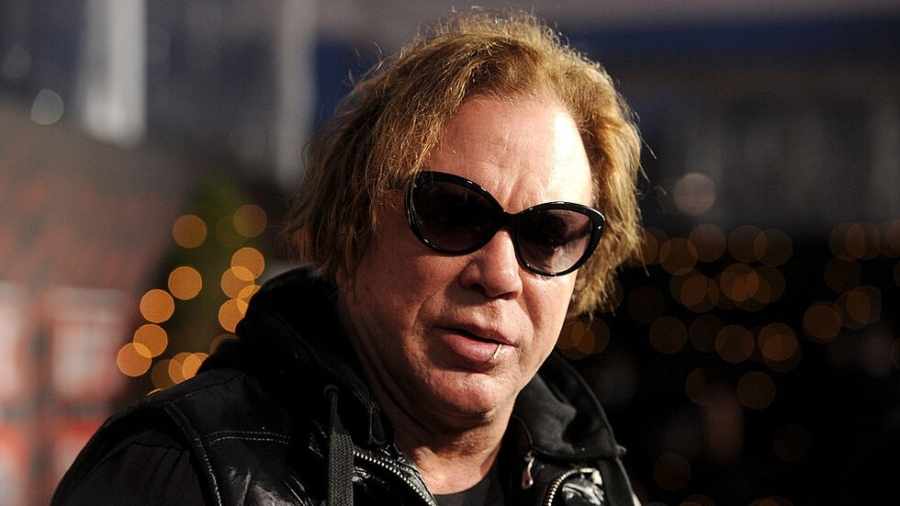 Заплашват Мики Рурк с изгонване заради 60 000 долара по наем дългове