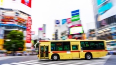 Автономен автобус тръгна по обществени улици в Токио за първи път официално