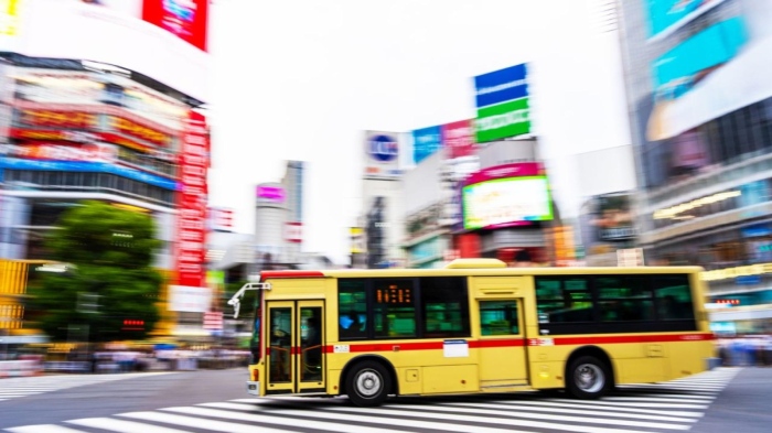 Автономен автобус тръгна по обществени улици в Токио за първи път официално