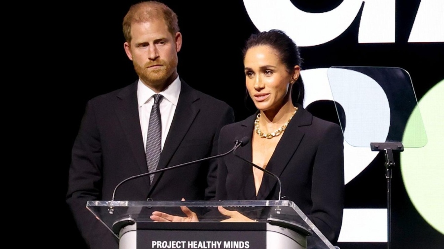 Меган Маркъл публикува видео с принц Хари, което дъщеря им снима