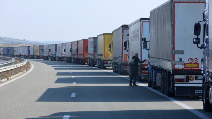 Превозвачи от Балканите спират тежкотоварния трафик през Калотина и други пунктове днес