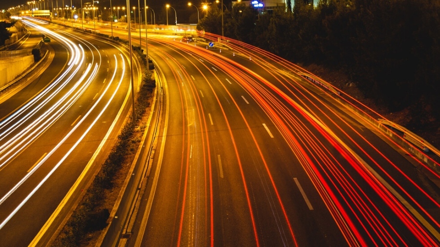 Гърция спира камиони по магистрали заради празничния трафик