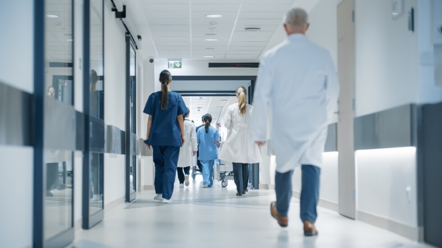 Здравното министерство строи 100 амбулатории в 43 общини