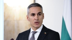 Кабинетът дава по 20 евро месечно заради скъпите горива