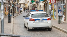 Двама българи сред задържаните за изнасилване на остров Крит