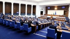 Парламентът удължи действието на бюджета до приемане на нов