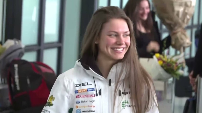 Лора Христова спечели бронз и се прибра в София