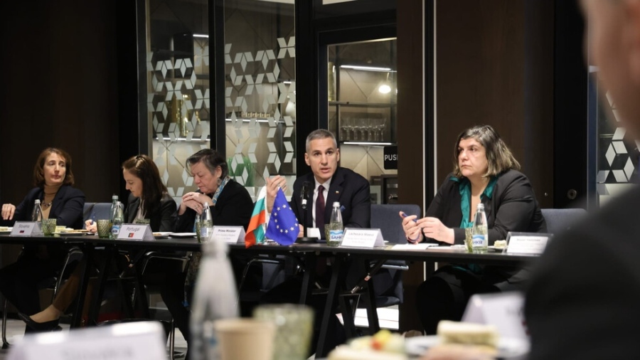 Служебният премиер обсъди изборите с посланиците от ЕС