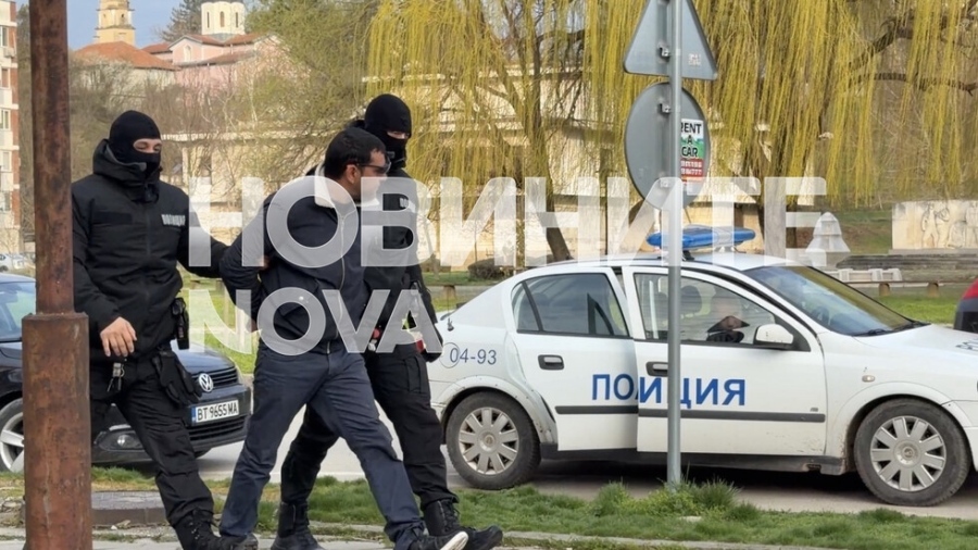 Полицията задържа десетки при акции срещу купуването на гласове