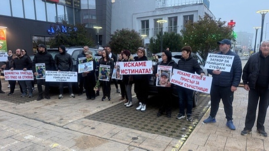 Несебър обяви ден на траур за Стефан Денев