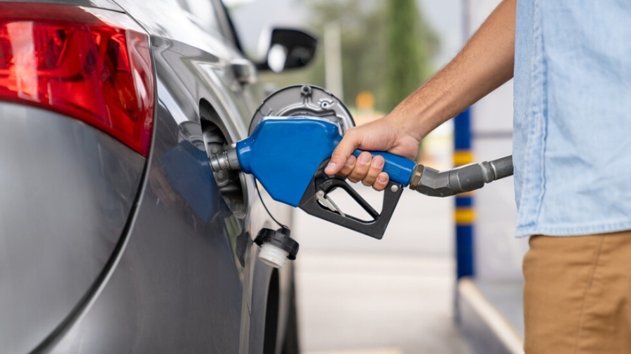 Дизелът поскъпна с 37% от началото на войната