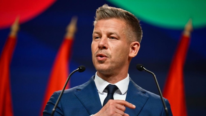 Партията на Петер Мадяр взема 141 места в парламента