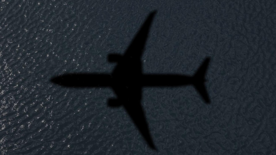 Самолет губи покрива си над Хаваите, екипажът спасява 90 души