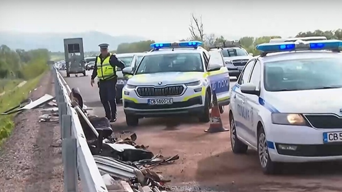 Катастрофа с автобус на Хемус взе жертва и рани 16 души