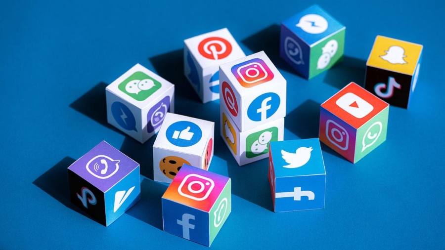 Глобален срив блокира Facebook и Instagram