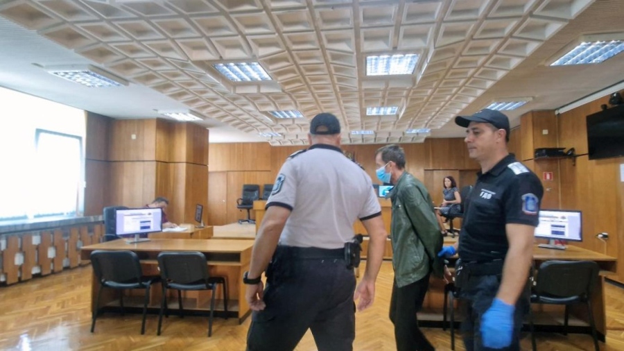 Съдът в Смолян осъди румънец за подкуп на полицаи