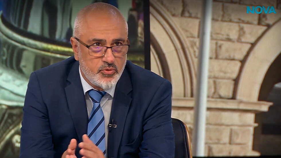 Кабинетът обсъжда помощ за превозвачи и социално слаби заради горивата
