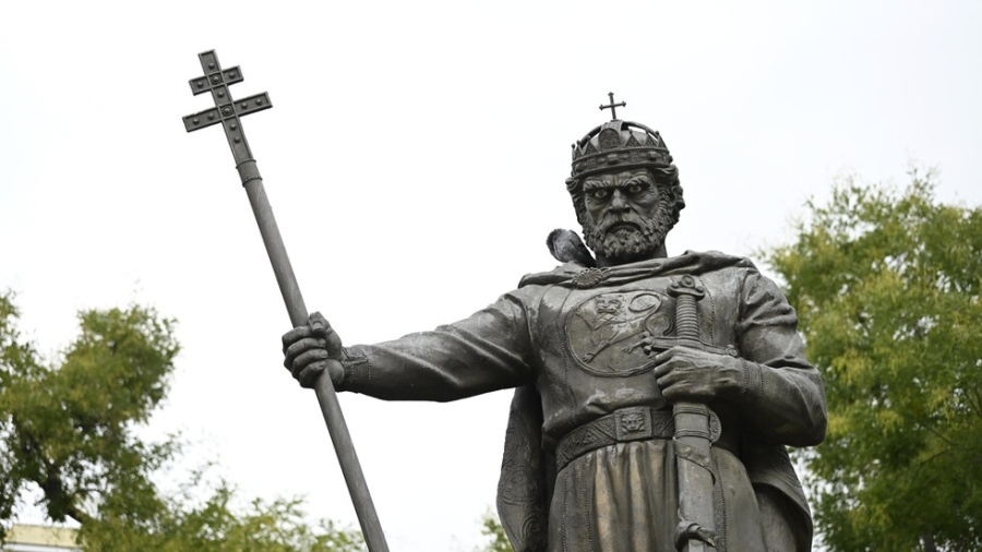 България посреща останките на цар Самуил в София