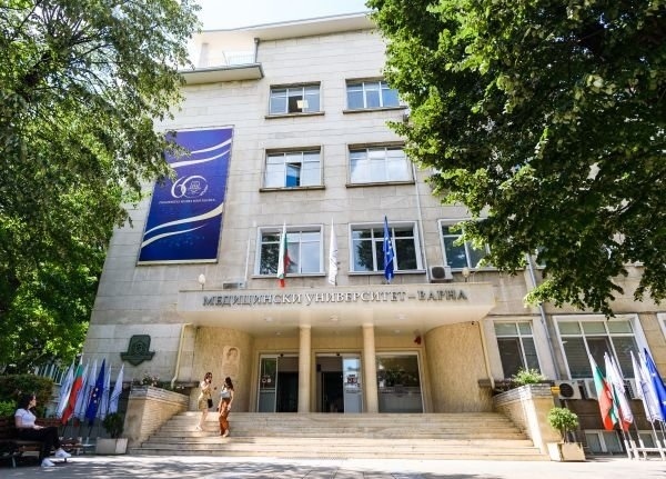 МУ – Варна започва курсове за бъдещи медици през октомври