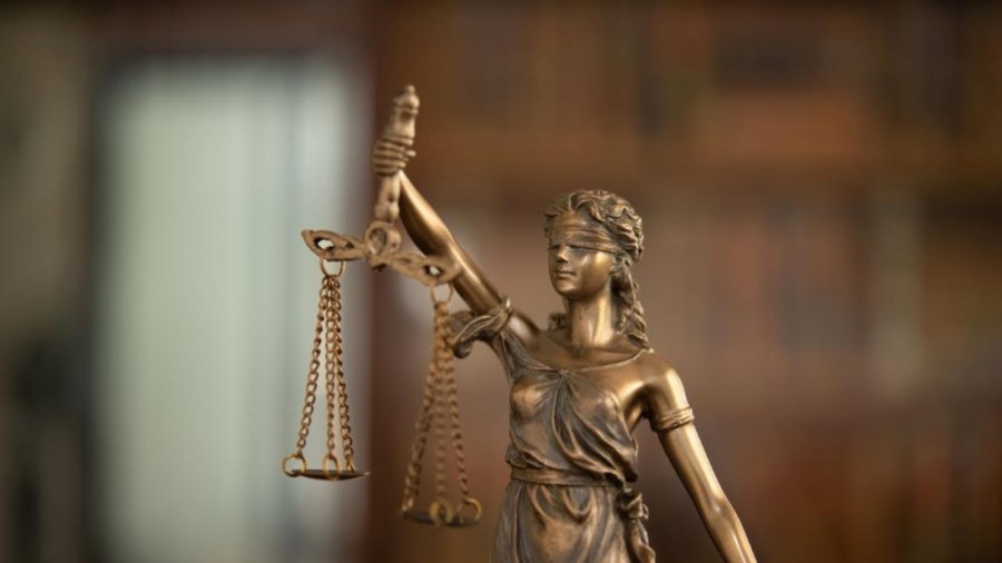 Прокуратурата иска арест за 14-годишния след убийството на майка му