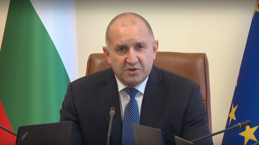 Радев свика службите след два удара по кораби край България