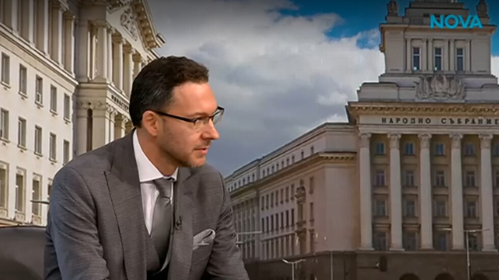 Митов: Кабинетът предлага зрелища, щом губи контрол