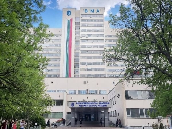 Отличниците по медицина ще кандидатстват веднага във ВМА
